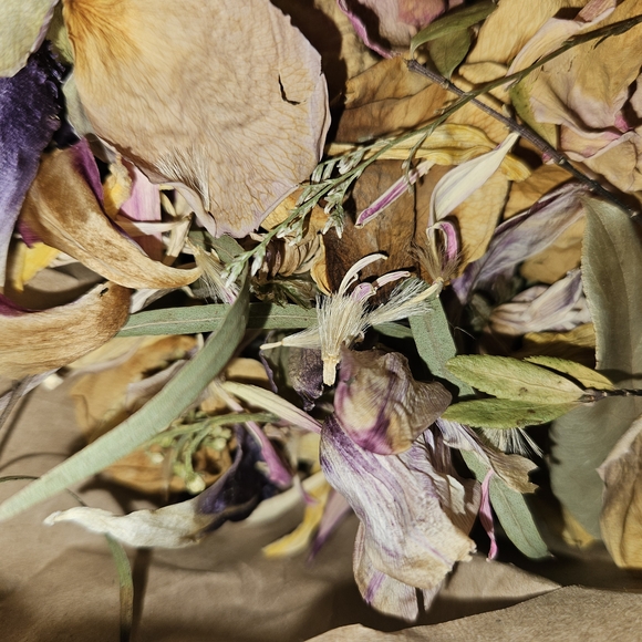 Dried Floral Petals Arrangement Mix Flower DIY Decoration - Picture 3 of 8